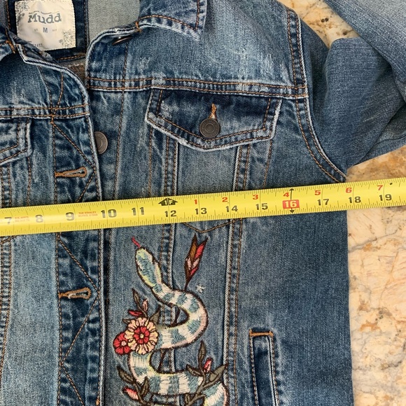 MUDD brand denim jacket SZ MD hand painted Python flowers snake embroidered - Picture 10 of 11